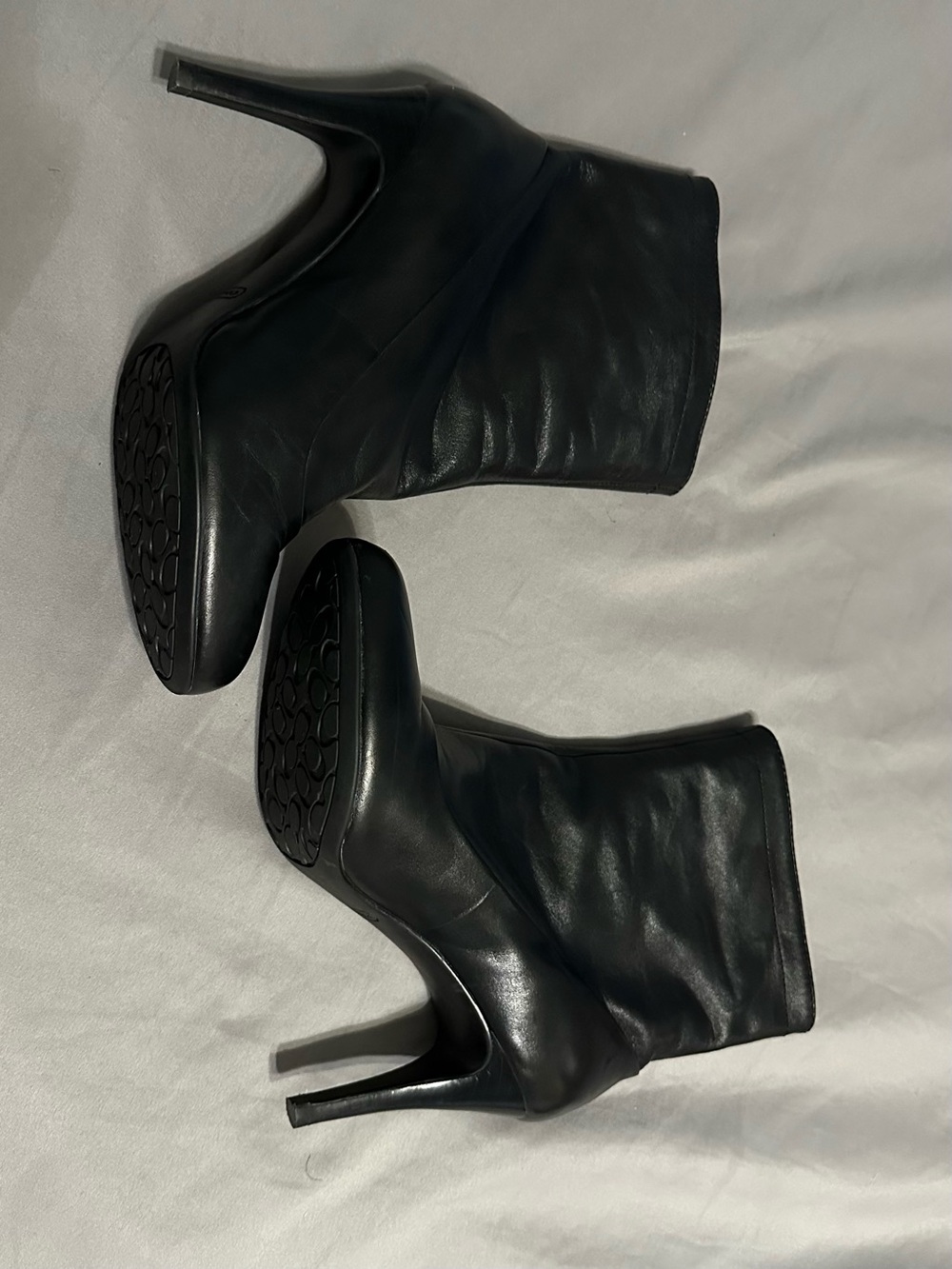 Women’s Size 8 Coach Brand Bethie Round Toe Zip Y2K Stiletto High Heeled Booties